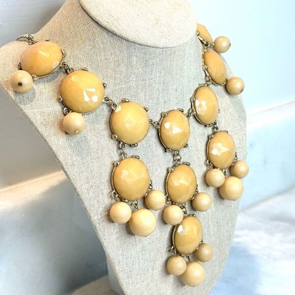 Vintage J. Crew Bubble Gold-tone & Cream Adjustable Bib Statement Necklace 25" - Picture 2 of 5